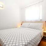 Διαμέρισμα With Parking Space Baska, Krk - 24227 *